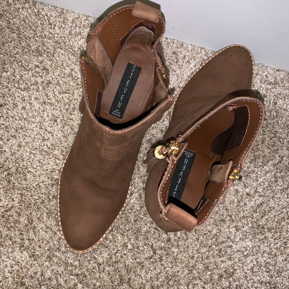 Ankle brown booties.